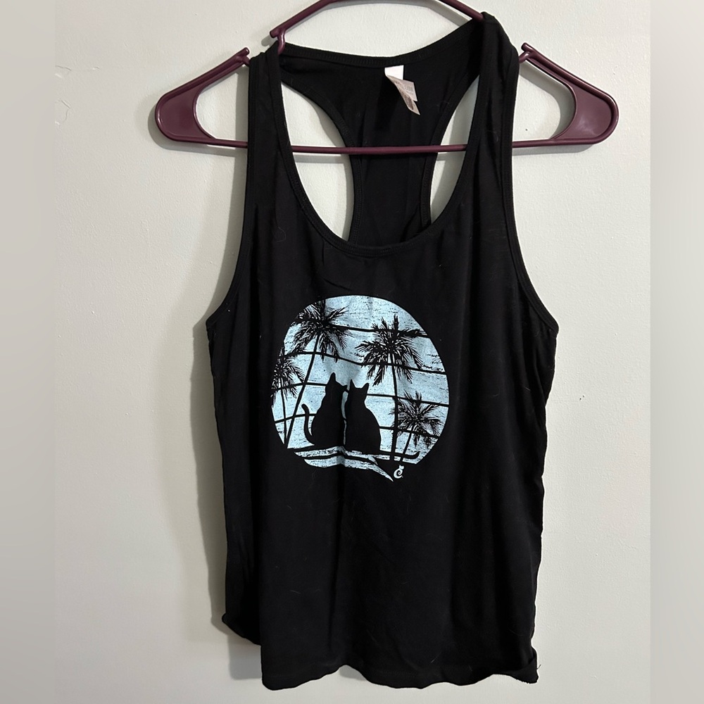 Blank tank with cat picture